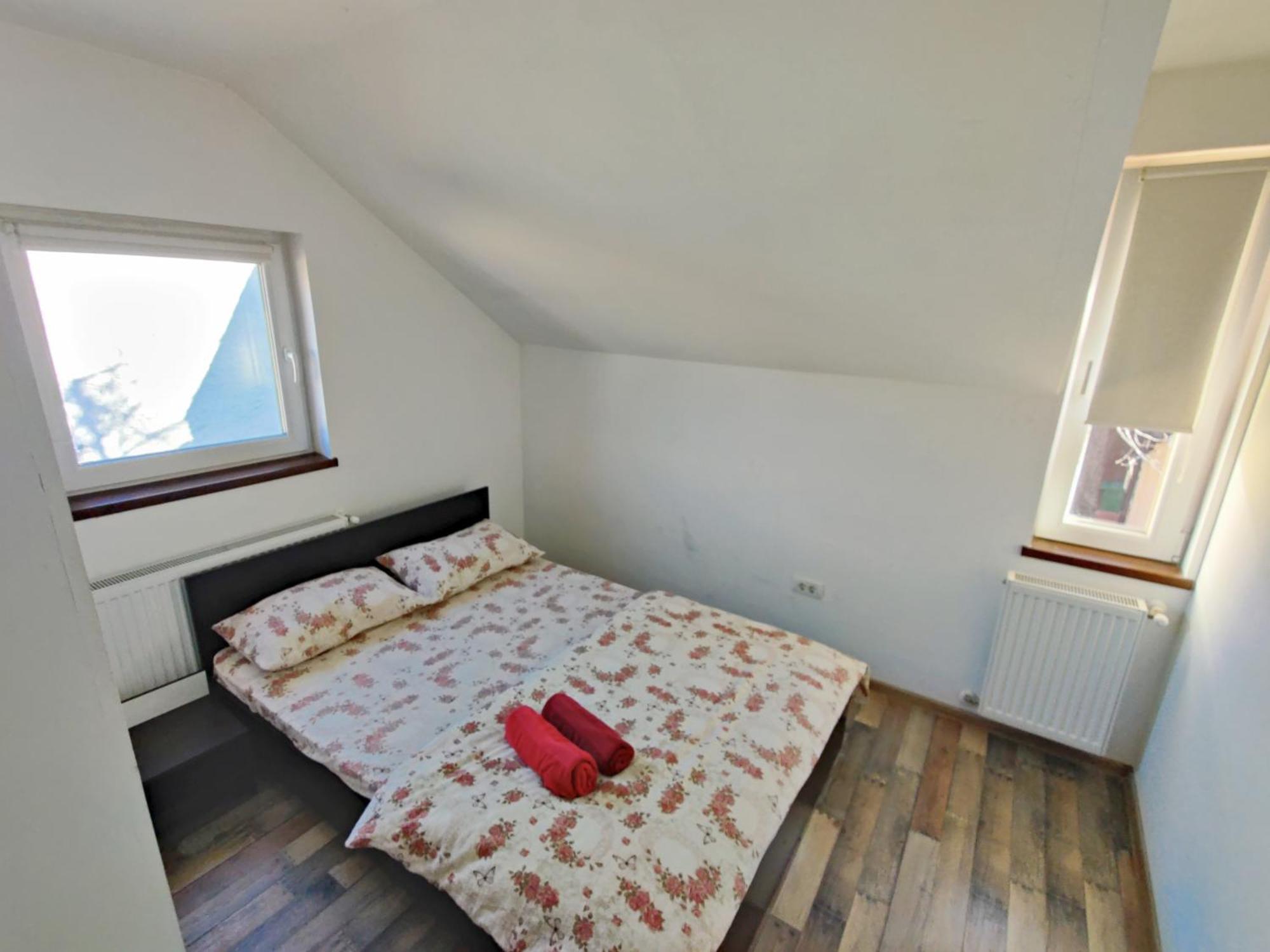Apartamente De Inchiriat Lucky House Braşov Exterior foto