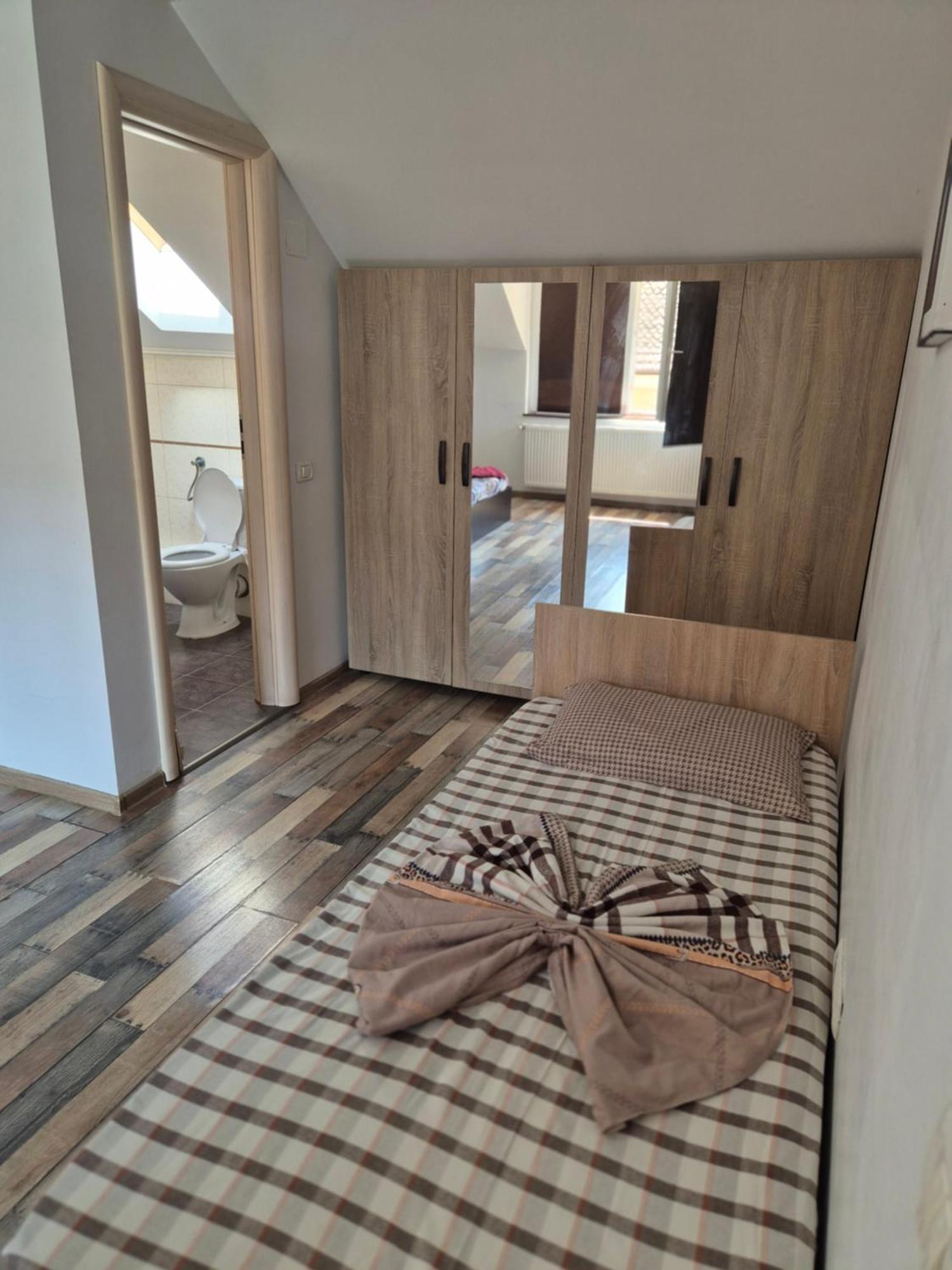 Apartamente De Inchiriat Lucky House Braşov Exterior foto