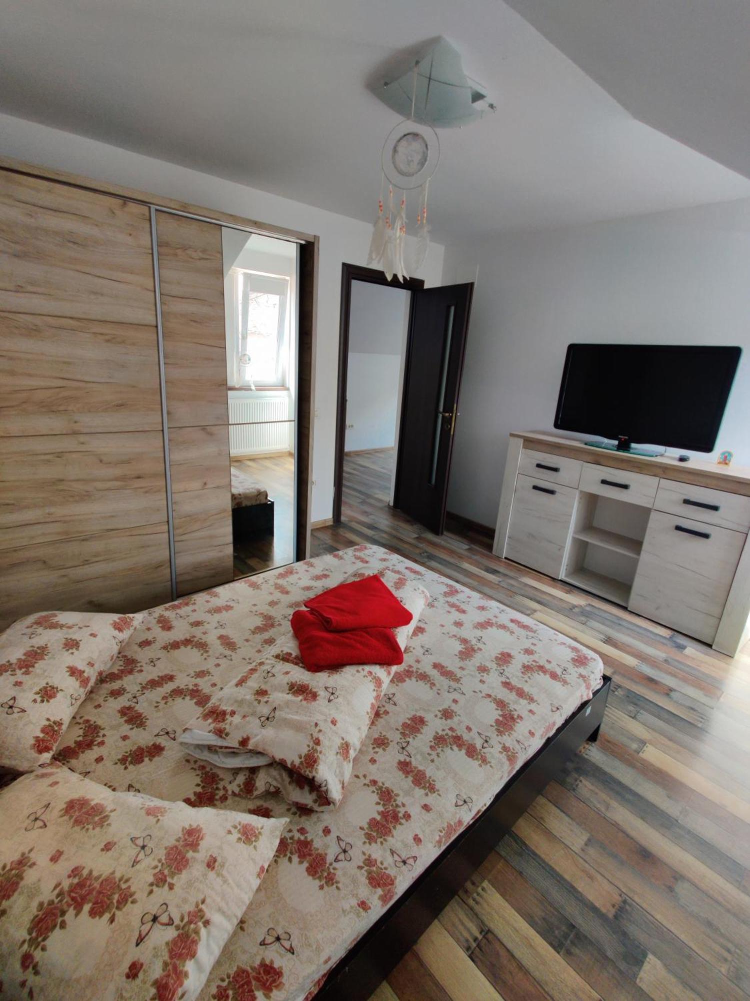Apartamente De Inchiriat Lucky House Braşov Exterior foto
